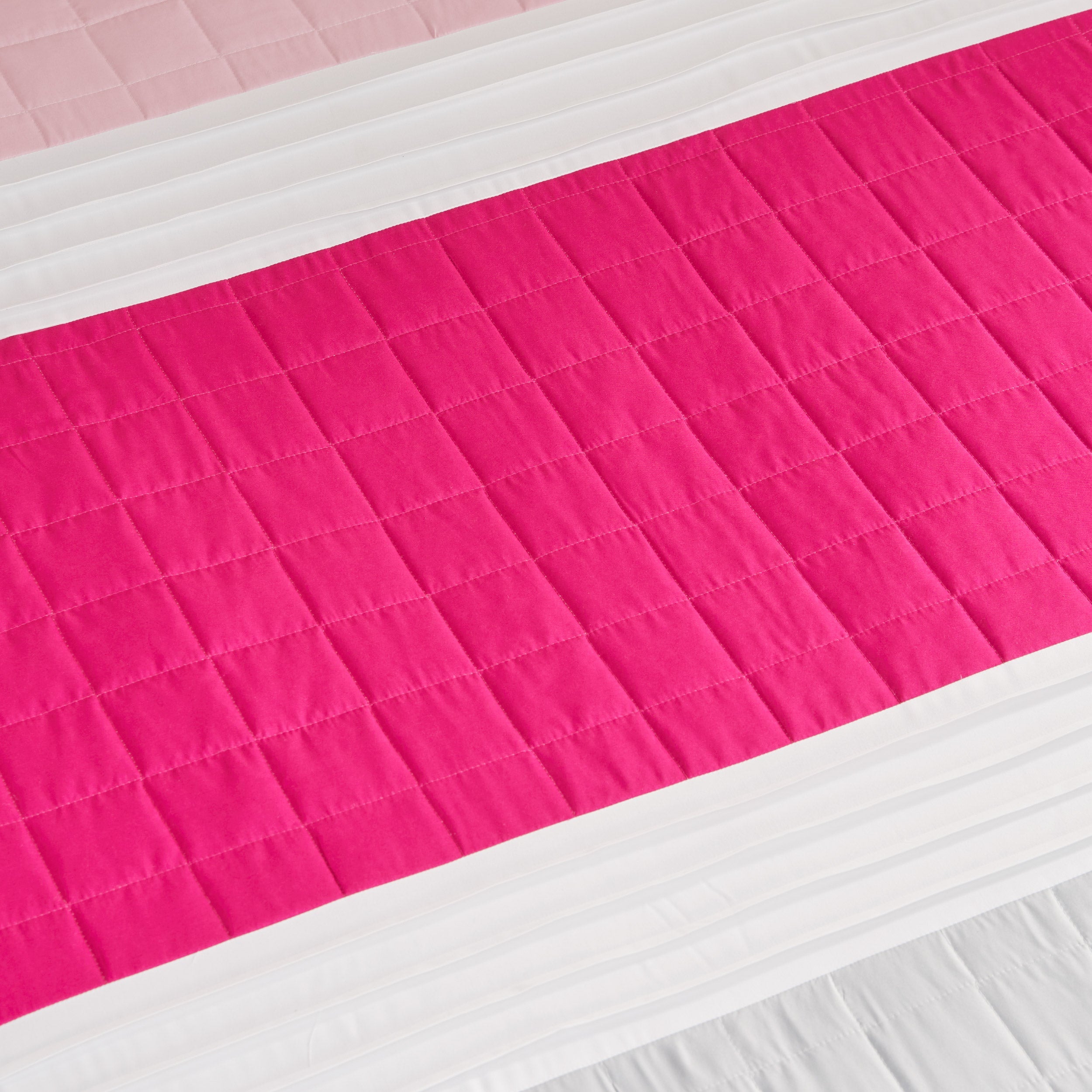 Color Blocked Pieced Comforter Set - Image 7