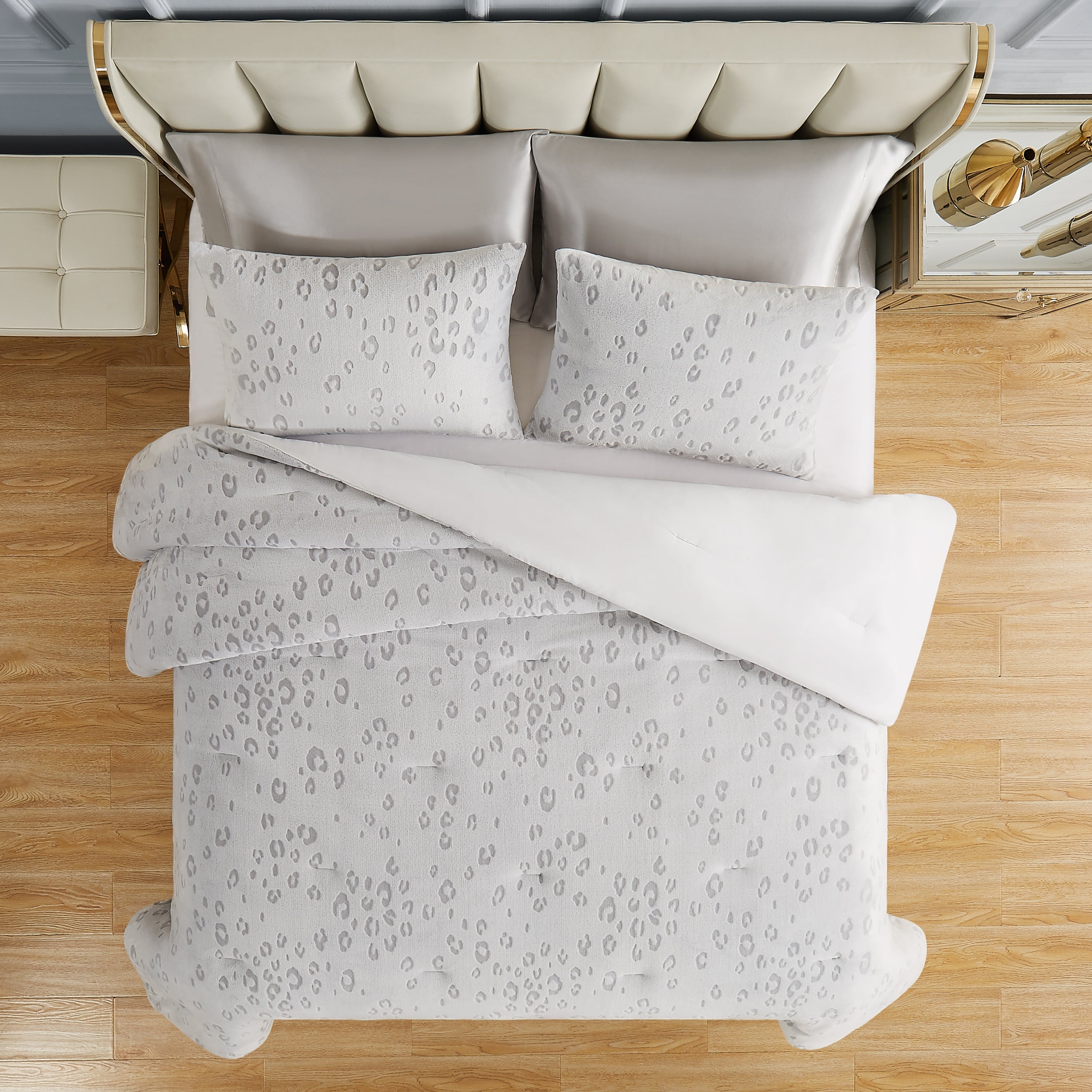 Valentina Comforter Set - Image 3